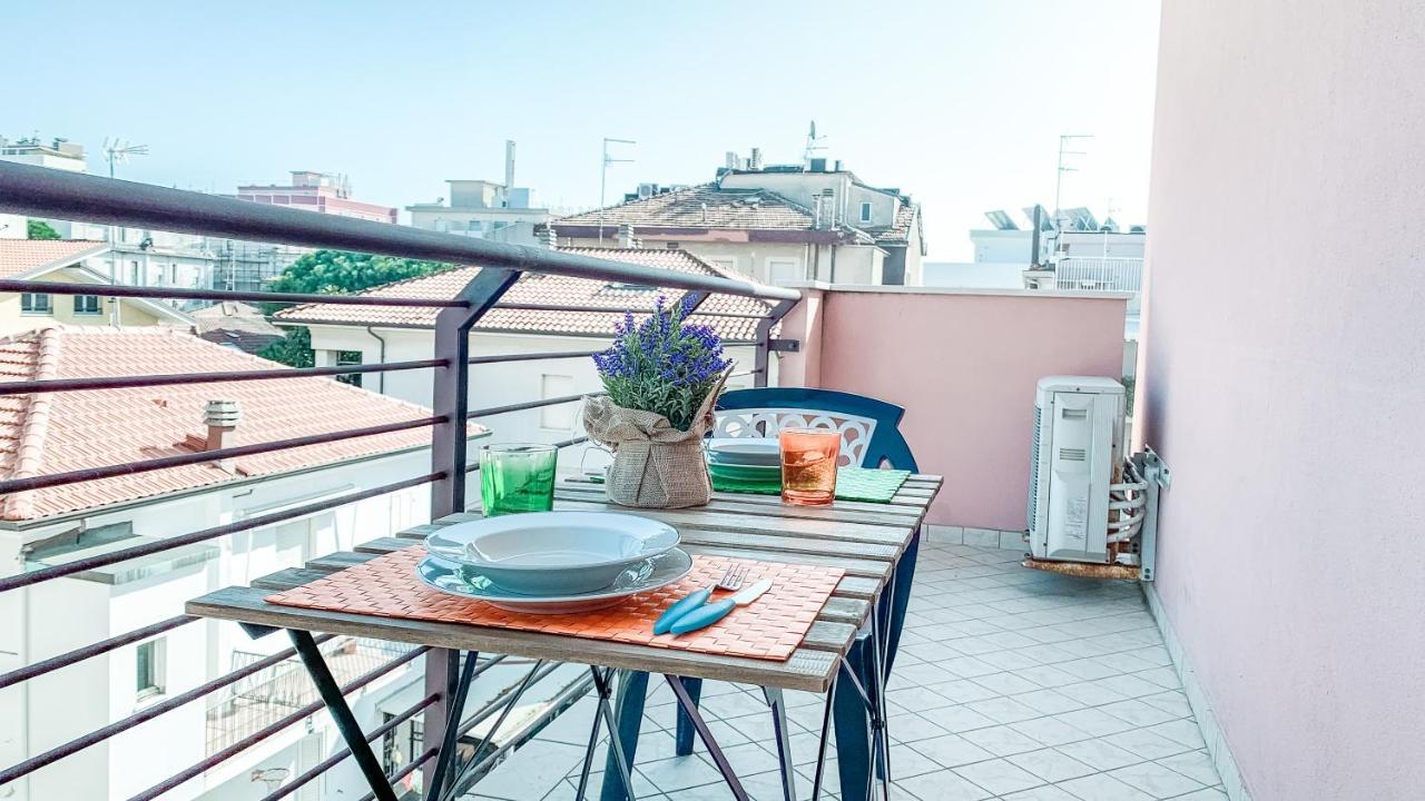 Appartamento Il Poeta - Affitti Brevi Italia Rimini Exterior foto